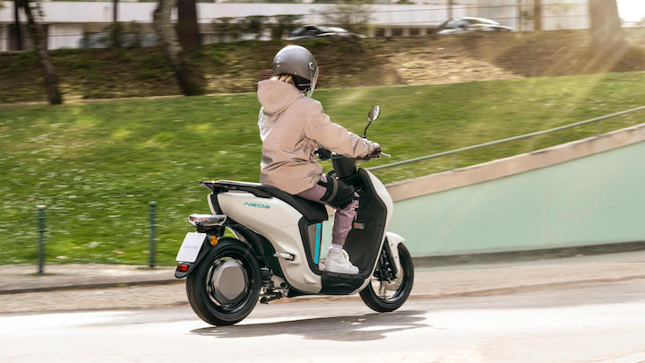 yamaha neo 8 • Yamaha NEO: An electric scooter w/ removable battery