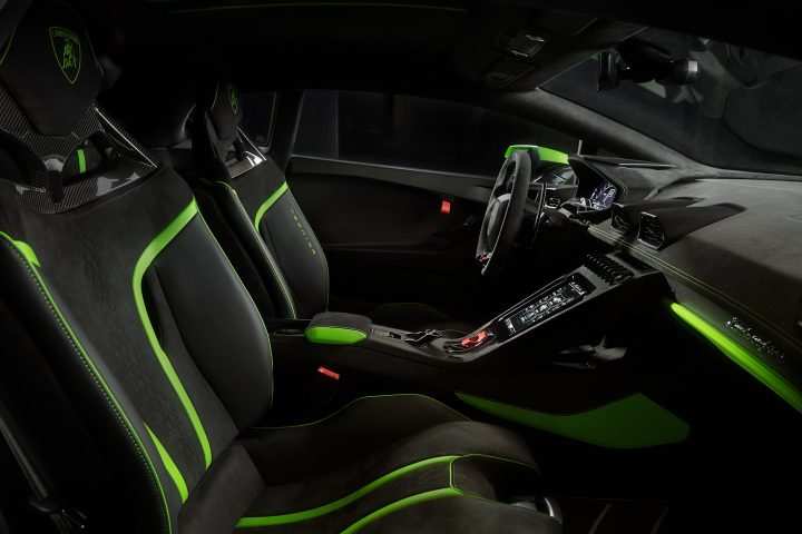 Lamborghini Huracan Tecnica Interior