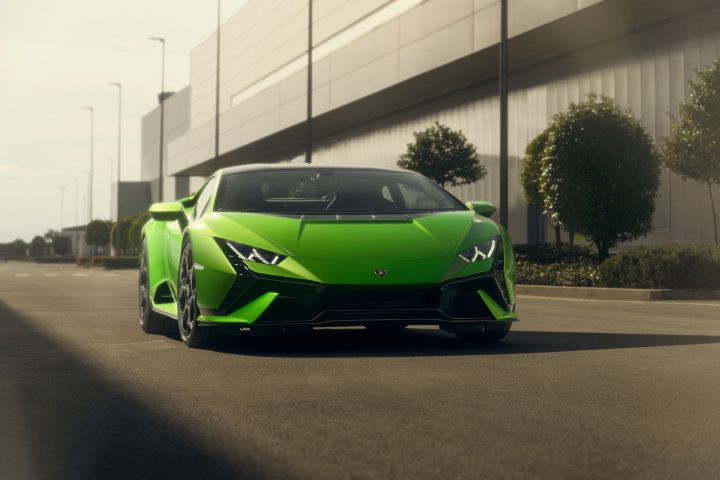 Lamborghini Huracan Tecnica Front