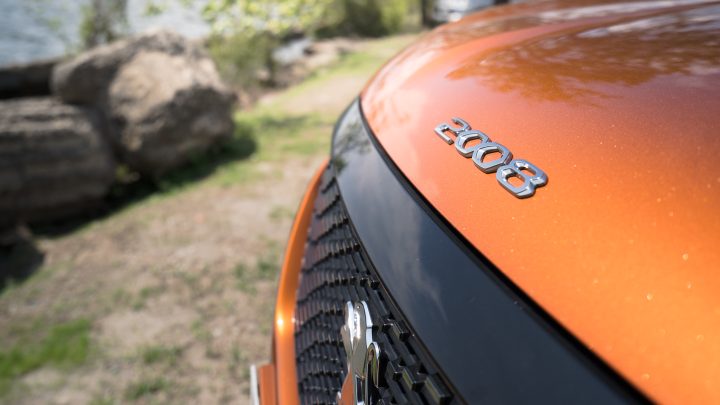 2022 Peugeot 2008 Hood