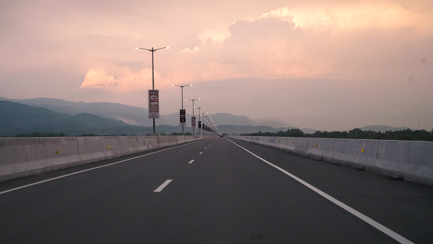 La Union (Rosario) to BGC in 3 hours; using the SCTEX, TPLEX, NLEX and Skyway – Feature