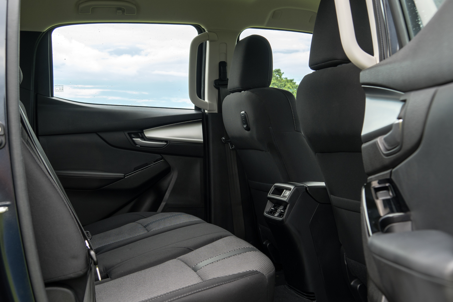 2022 Mazda Bt 50 4x2 At Passenger Rear Seats (1)