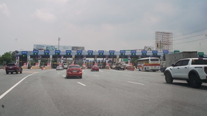 Nlex Balintawak Toll Booth Rfid Cashless Transaction Inline 02 rfid reloading station autosweep easytrip rfid installation