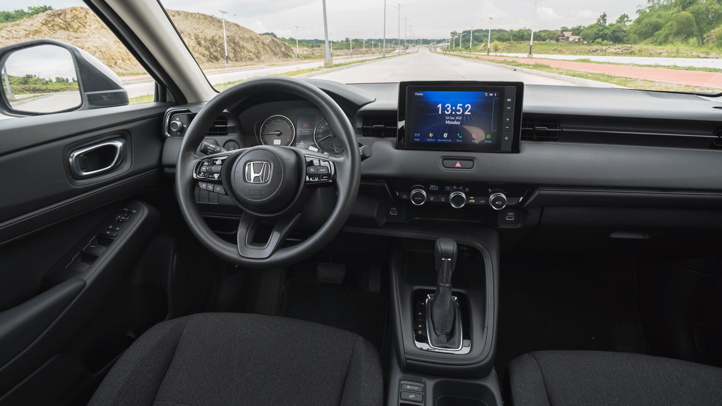 2022 Honda Hr-V S Cvt Sensing Interior Dashboard Min