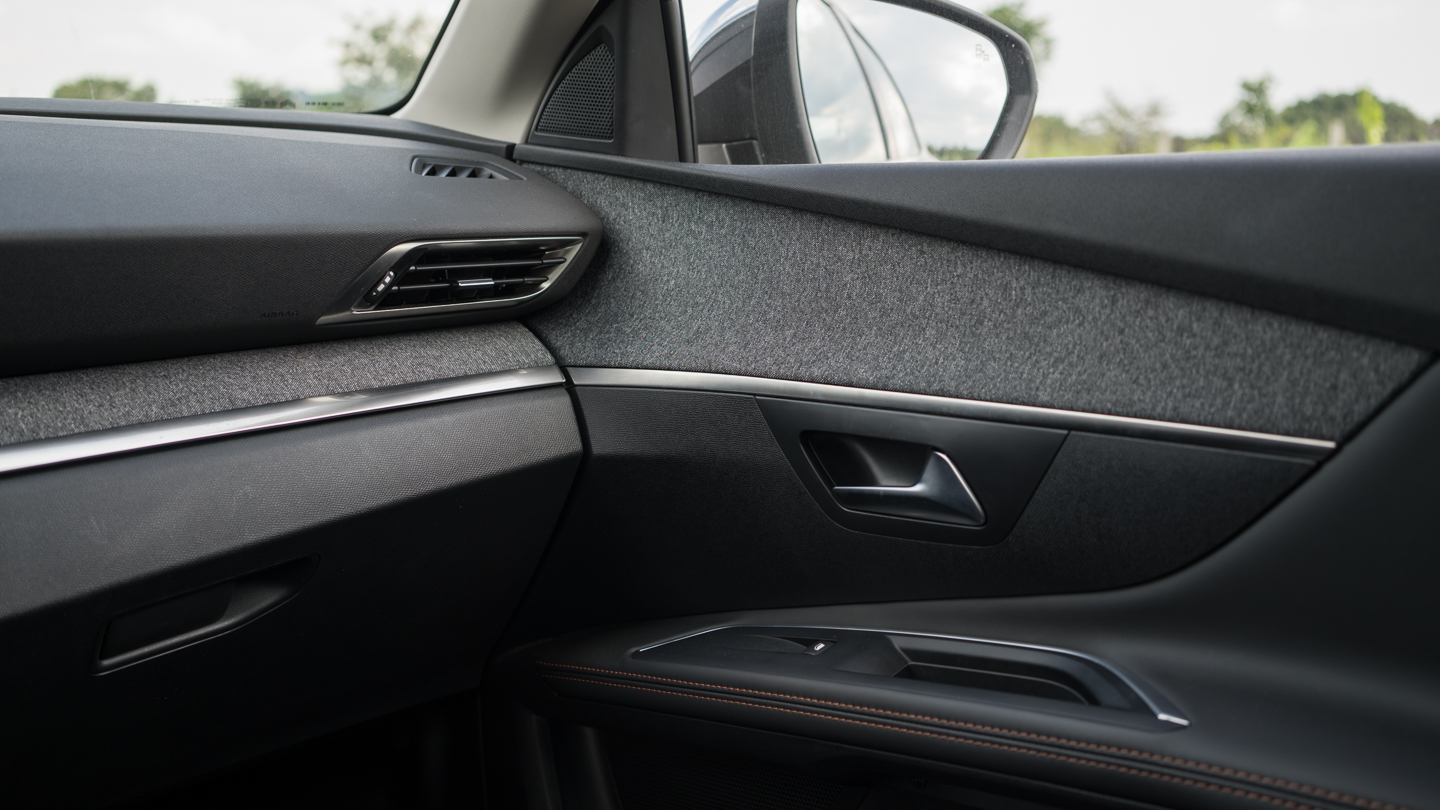 2022 Peugeot 3008 1.6thp Dashboard Materials Interior
