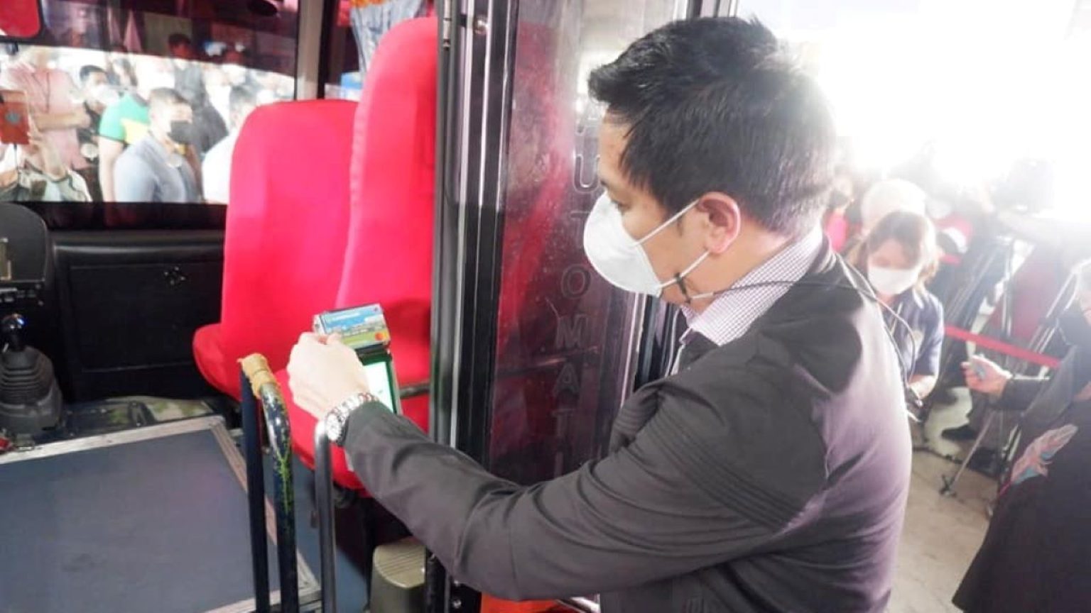 Will DOTr Automated Fare Collection System Make Commuting Easier, Extra ...