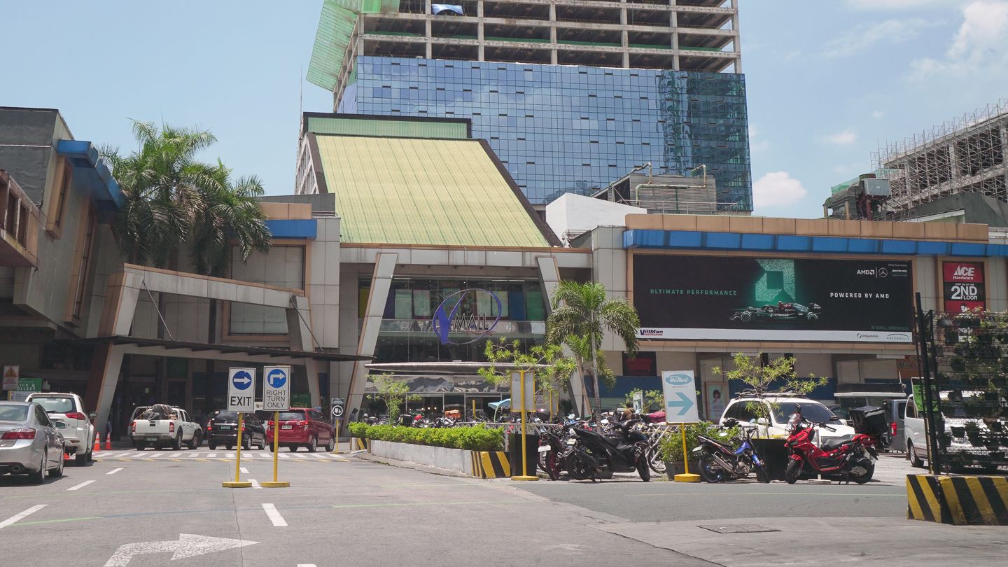MMDA to implement 11am-11pm mall hours for 2022 holiday season, sales during weekdays to be prohibited