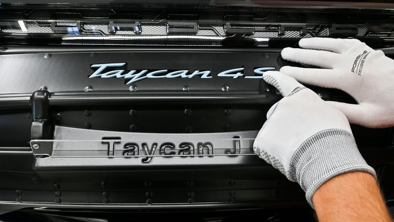 Porsche Taycan 4s Cross Turismo Jennie Kim Blackpink Inline 08 Min