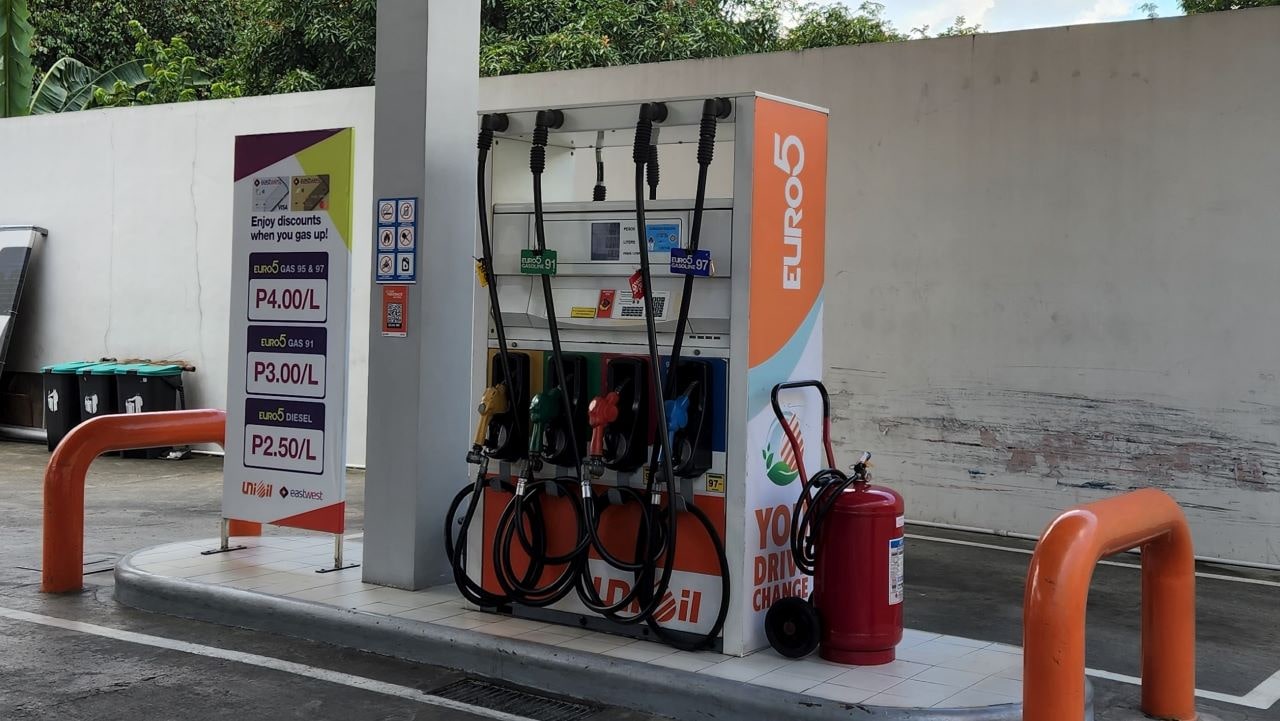 Fuel price rollback for gas, PHP 0.40, and diesel, PHP 2.15 today