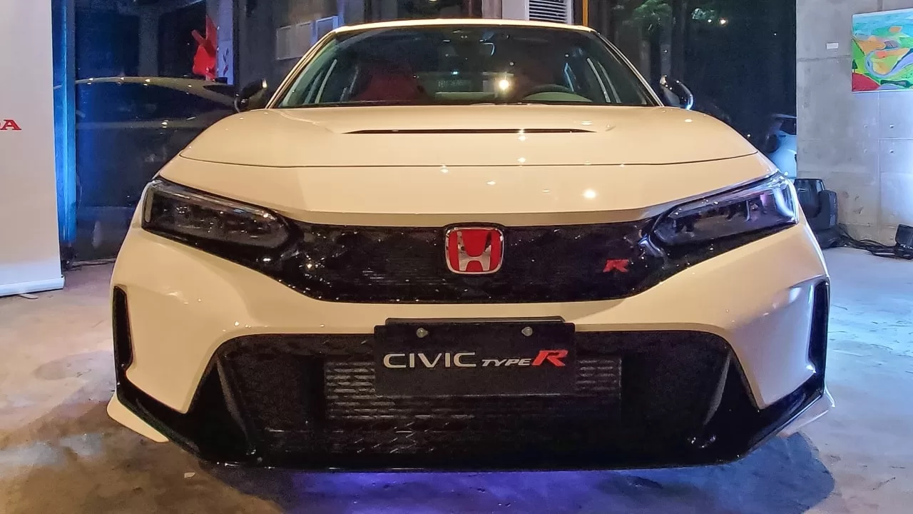 Jaw-dropping 2023 Honda Civic Type R finally in PH after official reveal