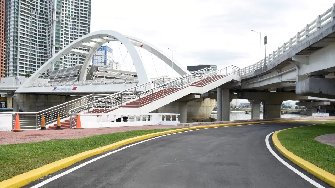 Binondo Intramuros Bridge Park Inline 01 Min