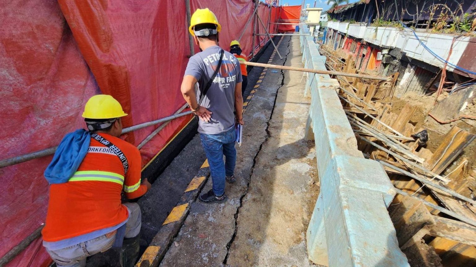 DPWH Quickly Starts Repairs On Damaged Marikina Bridge, Southbound ...