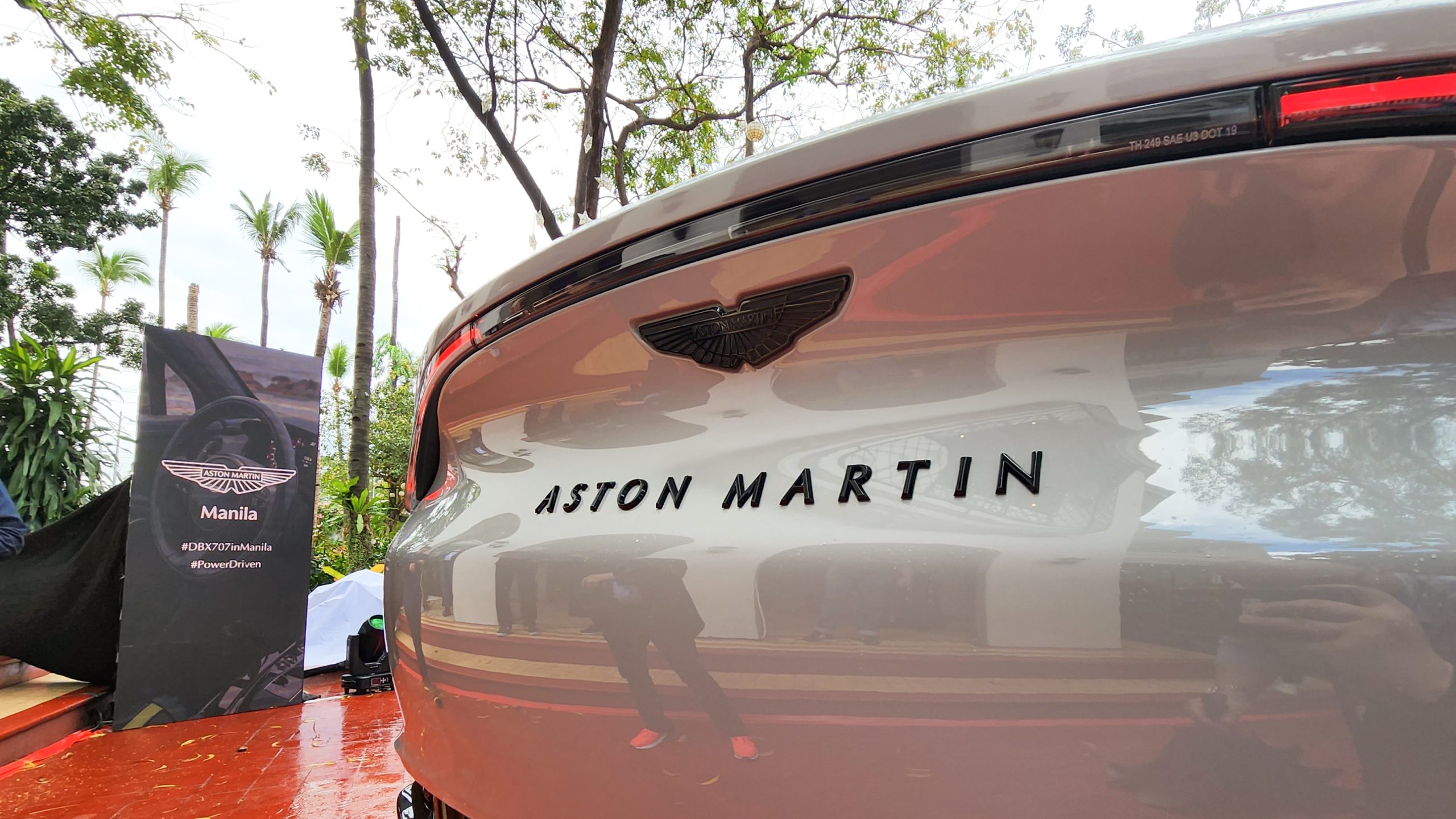 Aston Martin x Geely DBX707