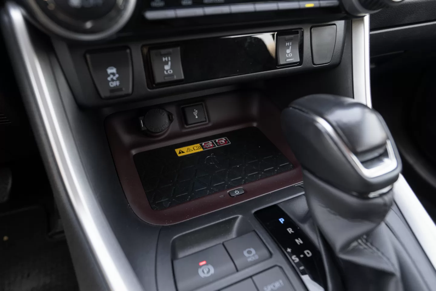 2022 Toyota Rav4 Hybrid No Coding Uvvrp Interior Faetures Wireless Charging