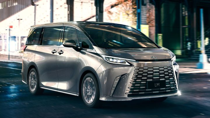 Lexus Lm Main