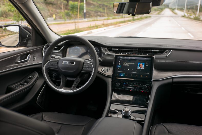 "Cruiser not a bruiser" Jeep Grand Cherokee L 4x4 - Review - YugaAuto ...
