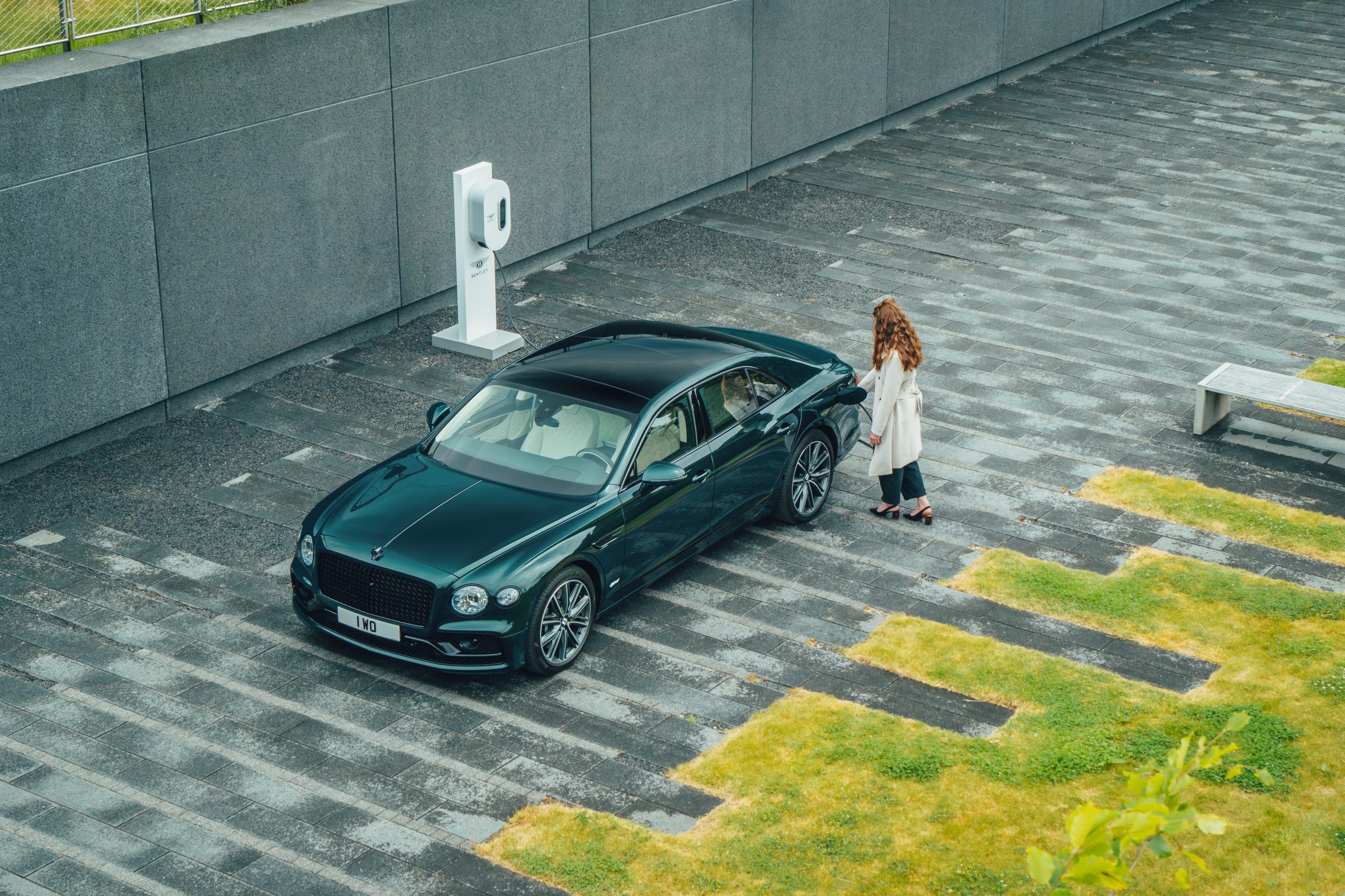 Bentley Flying Spur Hybrid 5