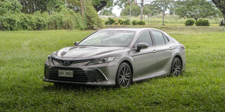 2022 Toyota Camry Hybrid Exterior Front