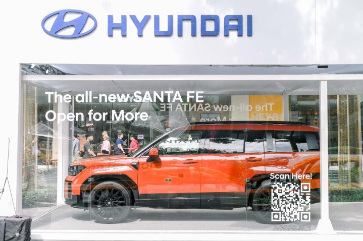 Hyundai Santa Fe display