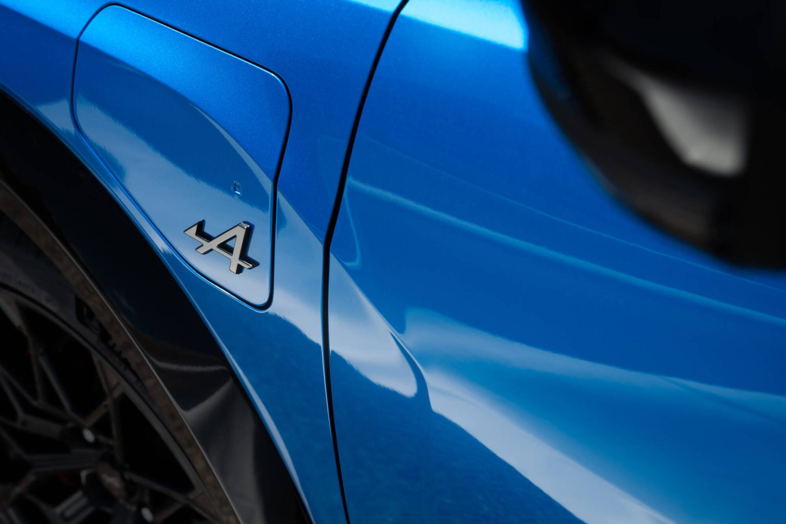 Alpine Unveils A290: A sportier Renault 5 - YugaAuto: Automotive News ...