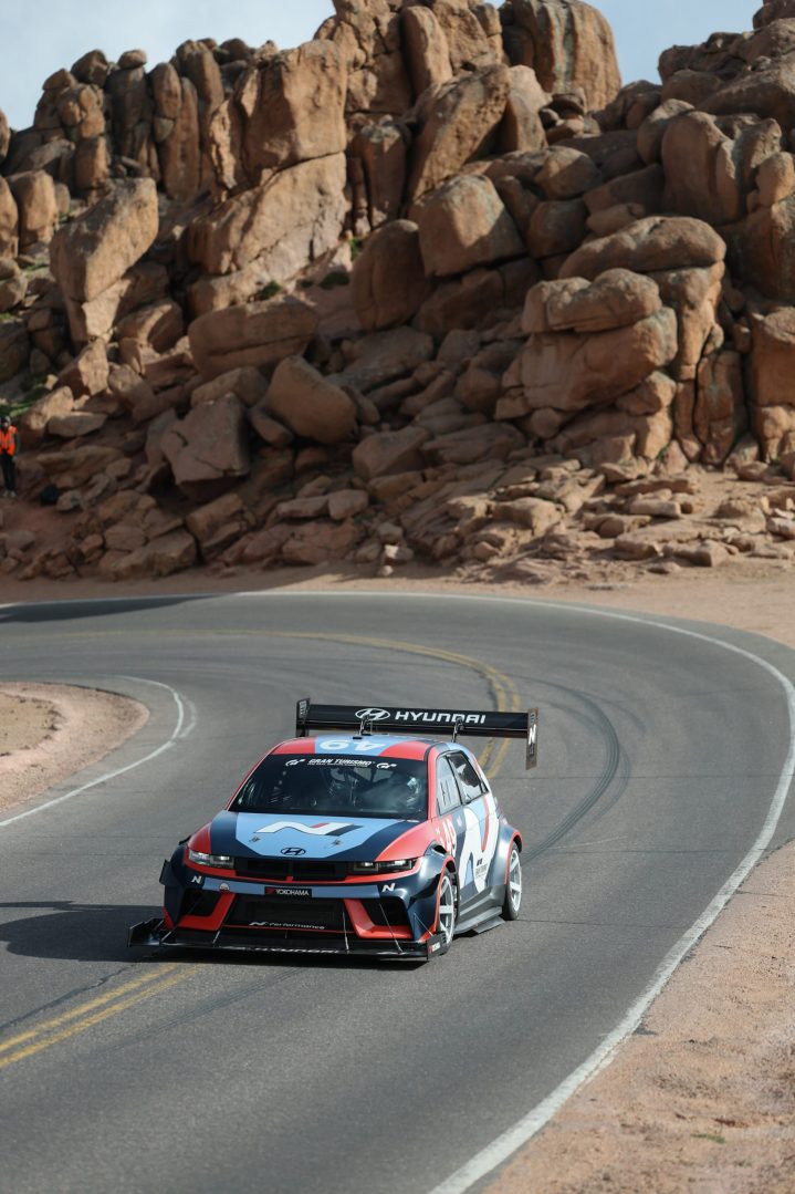 (key Photo 3) Hyundai Motor’s Ioniq 5 N Sets Benchmark For Crossover Evs At Pikes Peak International Hill Climb