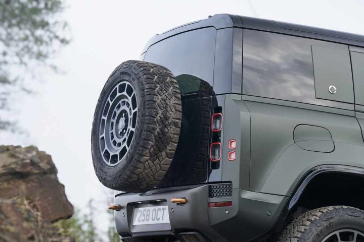 Land Rover Defender OCTA