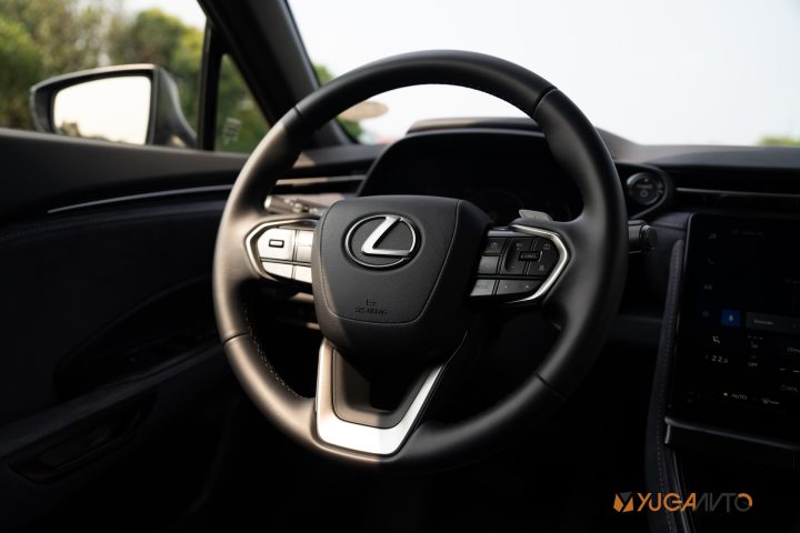 Lexus LBX