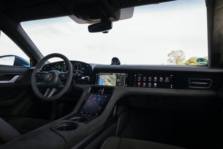 Porsche Taycan Turbo S Cockpit