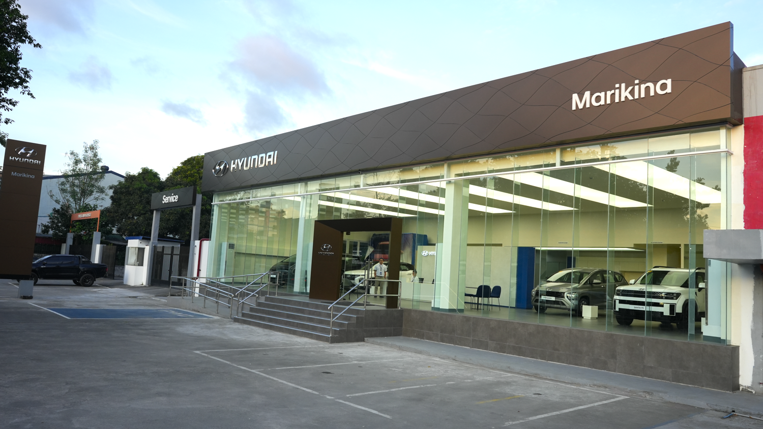 Hyundai PH Inaugurates new Marikina showroom