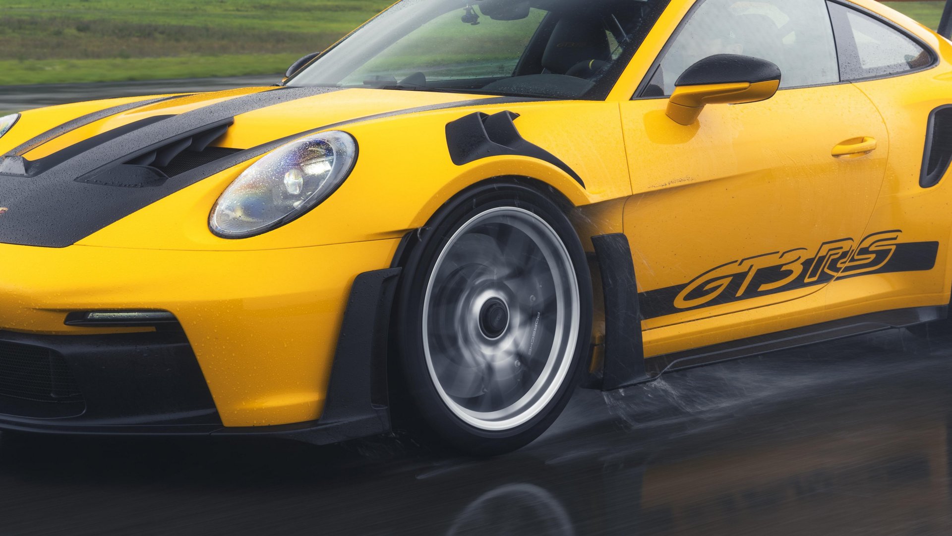 Porsche 911 GT3RS with Michelin Pilot Sport S 5 tires