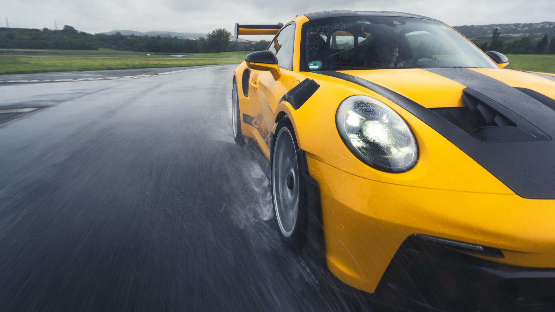 Porsche 911 GT3RS with Michelin Pilot Sport S 5 tires