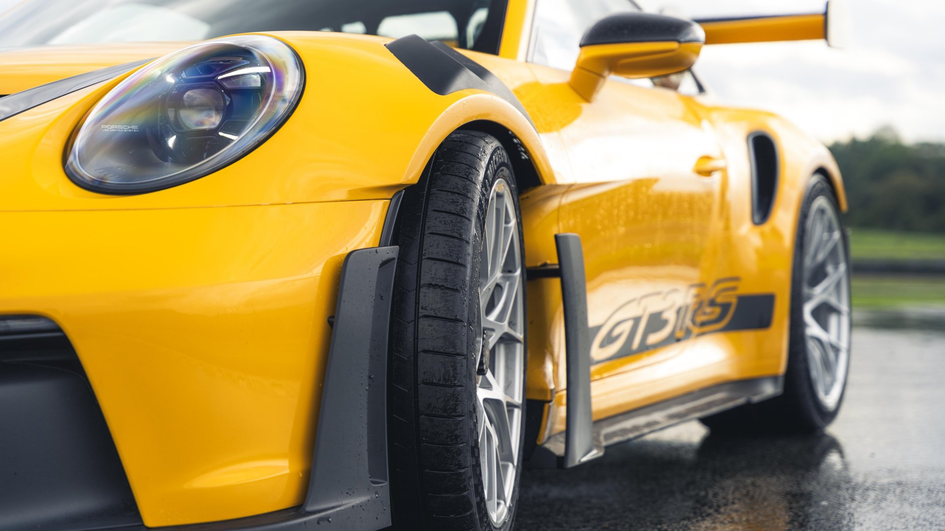 Porsche 911 GT3RS with Michelin Pilot Sport S 5 tires