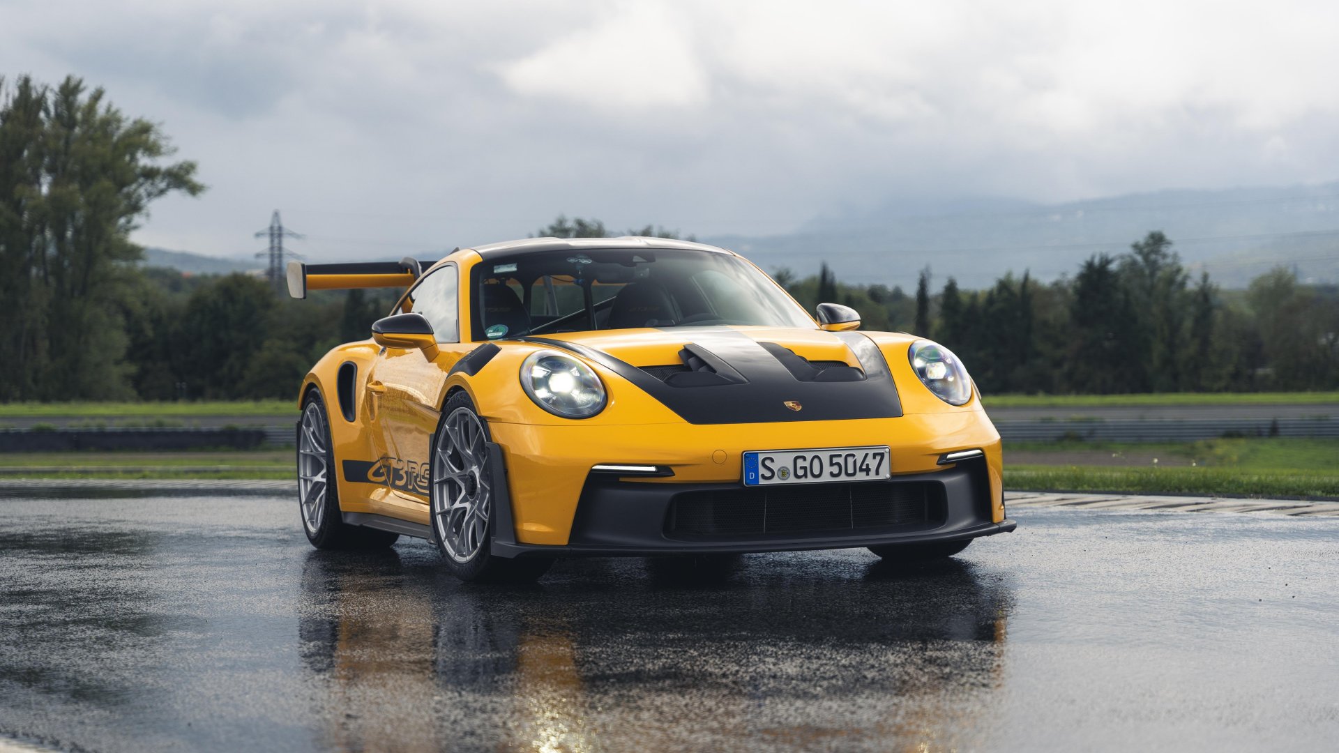 Porsche 911 GT3RS with Michelin Pilot Sport S 5 tires