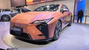 Eight-generation Lexus ES