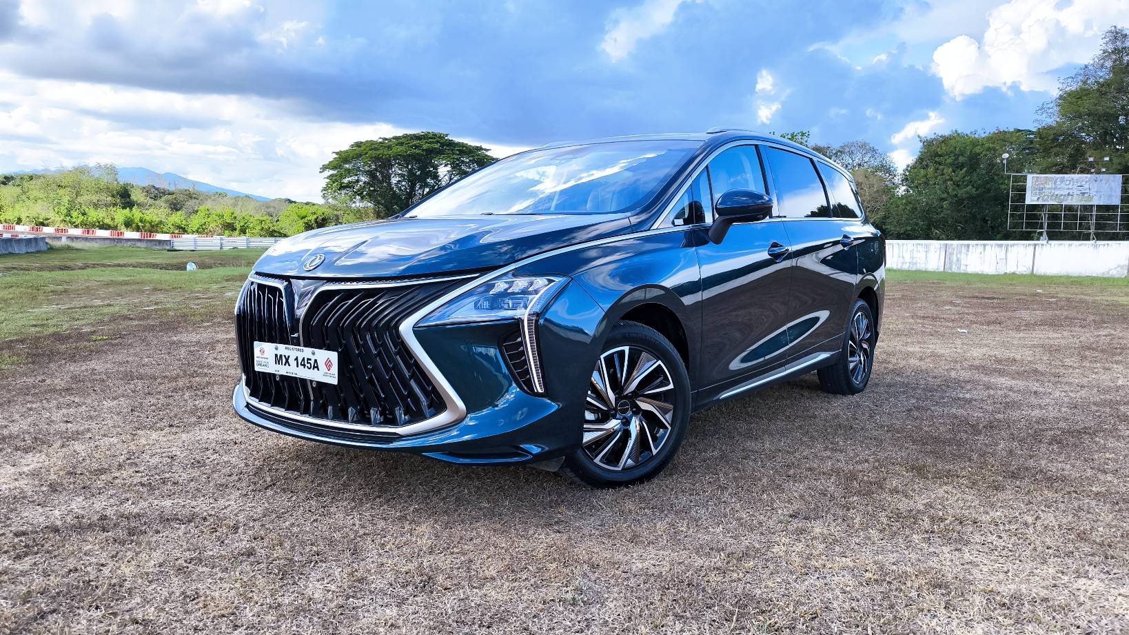Dongfeng Forthing U-Tour
