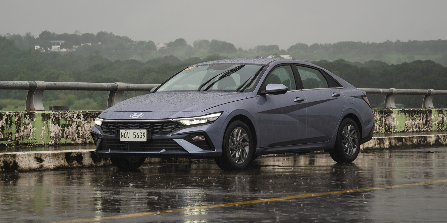 2025 Hyundai Elantra HEV Premium