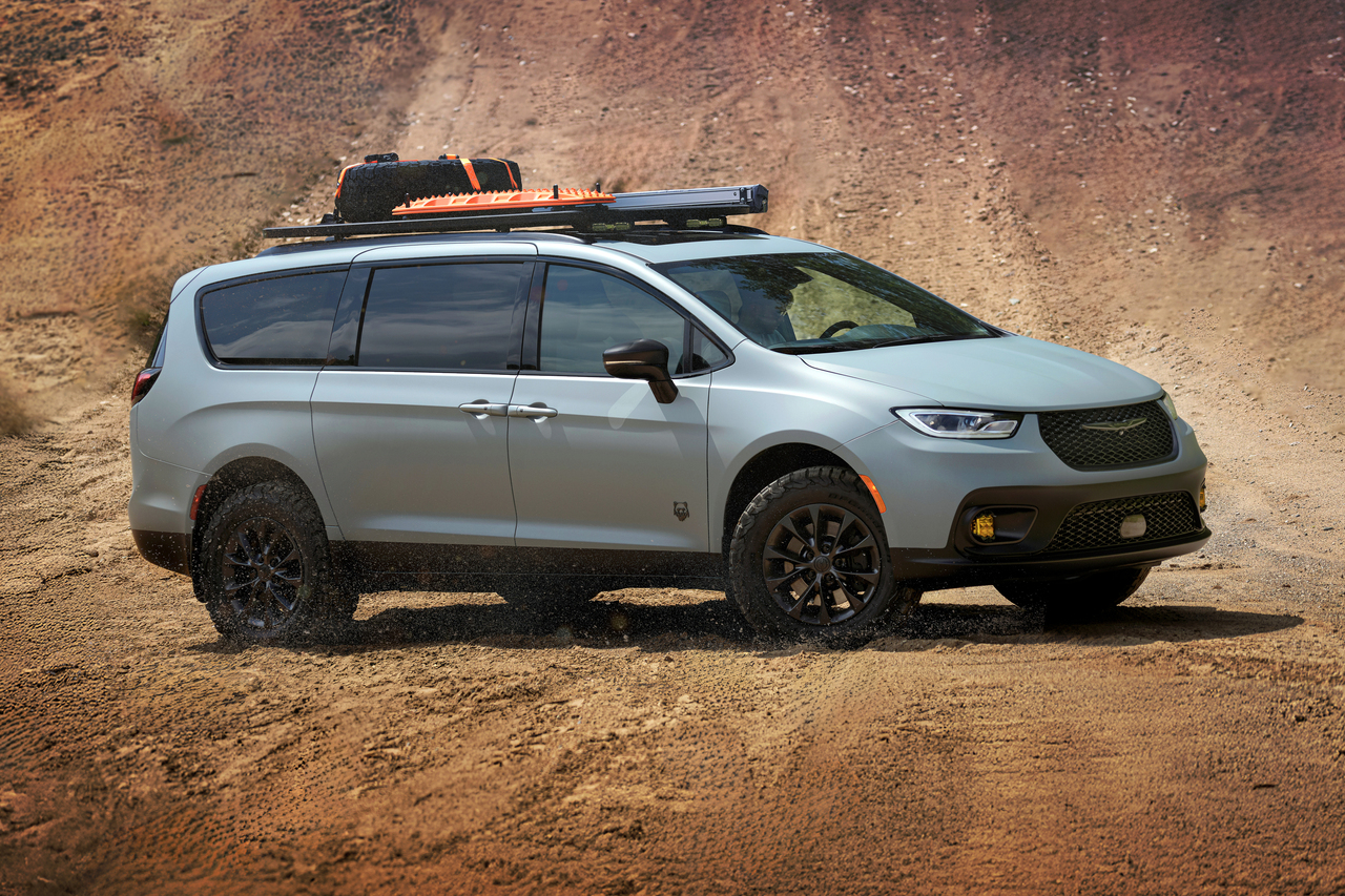 Chrysler Pacifica Grizzly Peak Concept