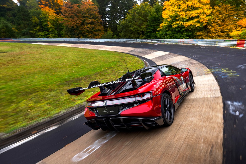 BYD YANGWANG U9 Xtreme Nürburgring Nordschleife production EV record