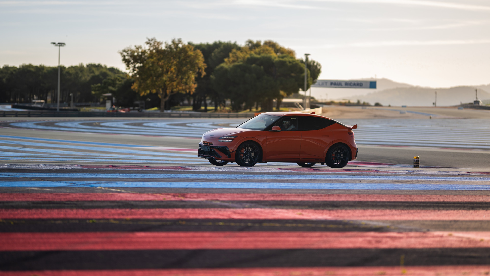Genesis GV60 Magma