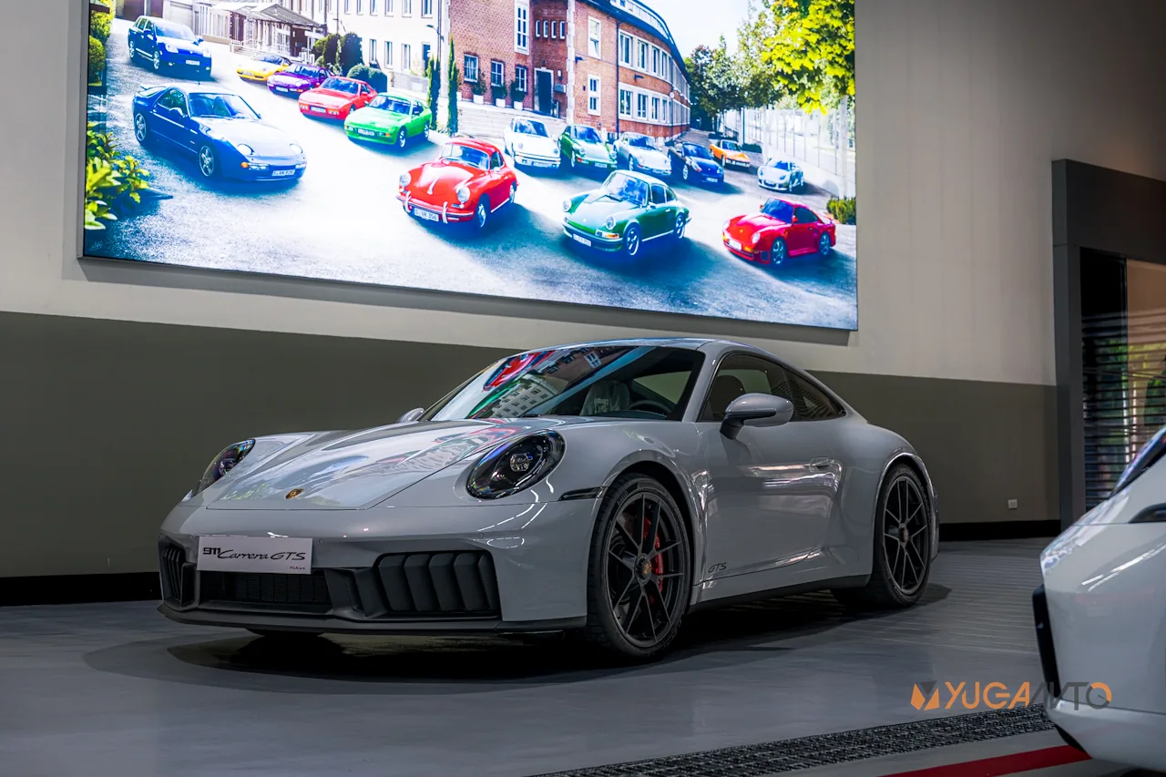 992.2 Porsche 911 Carrera GTS T-Hybrid