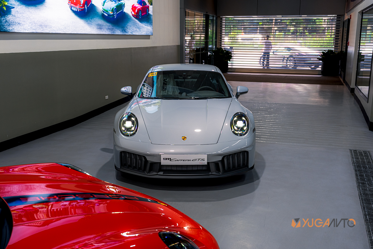 Porsche 911 Carrera GTS T-Hybrid