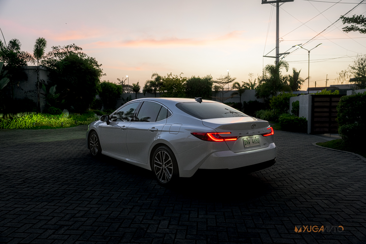 2025 Toyota Camry HEV Review