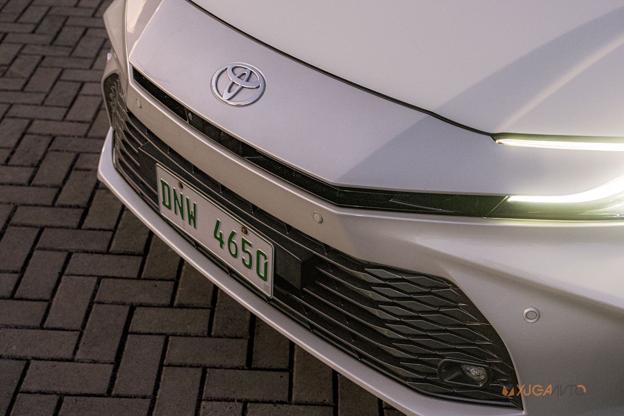 2025 Toyota Camry HEV Review
