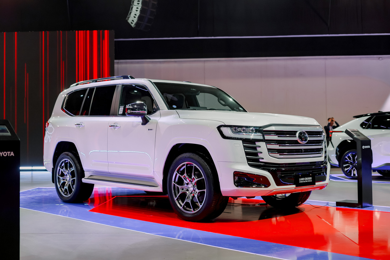 Toyota Land Cruiser 300 HEV