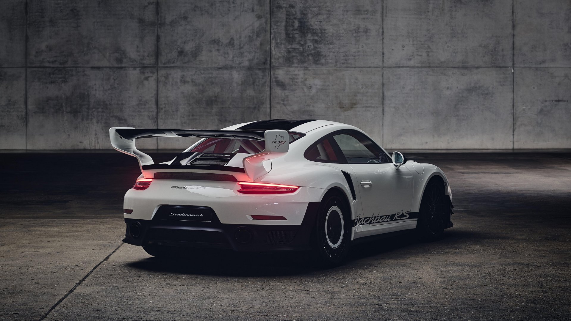 Porsche 911 GT2 RS Flachbau RS